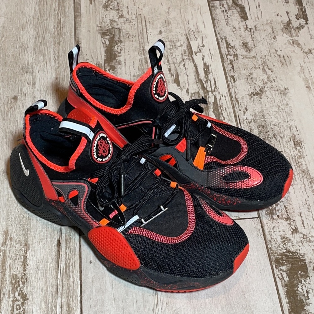 Limited edition Nike Huarache Racing ack/orange size 9men